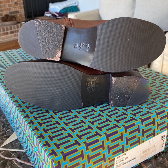 Tory Burch Almond Kierman Leather Logo Boot 7 - Picture 10 of 11